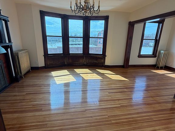 4th image of 153 Myrtle Ave #3