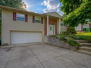 548 Narragansett Dr, Tallmadge, OH