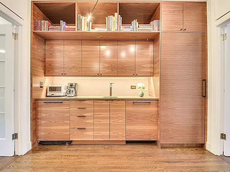 206 E 20th St #PENTHOUSE — Photo 19