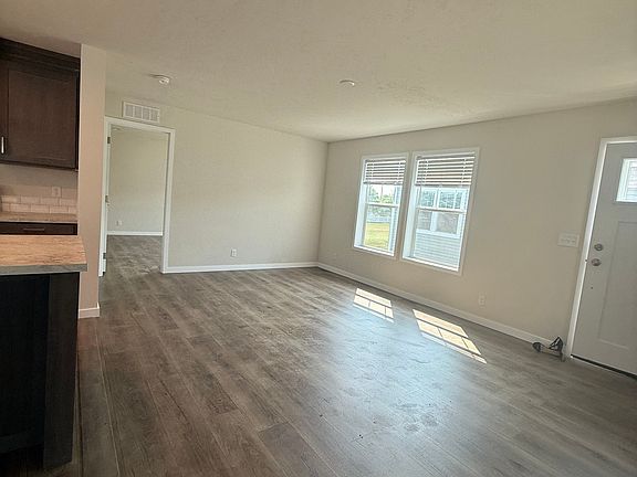 5th image of 22418 Cedar Dr