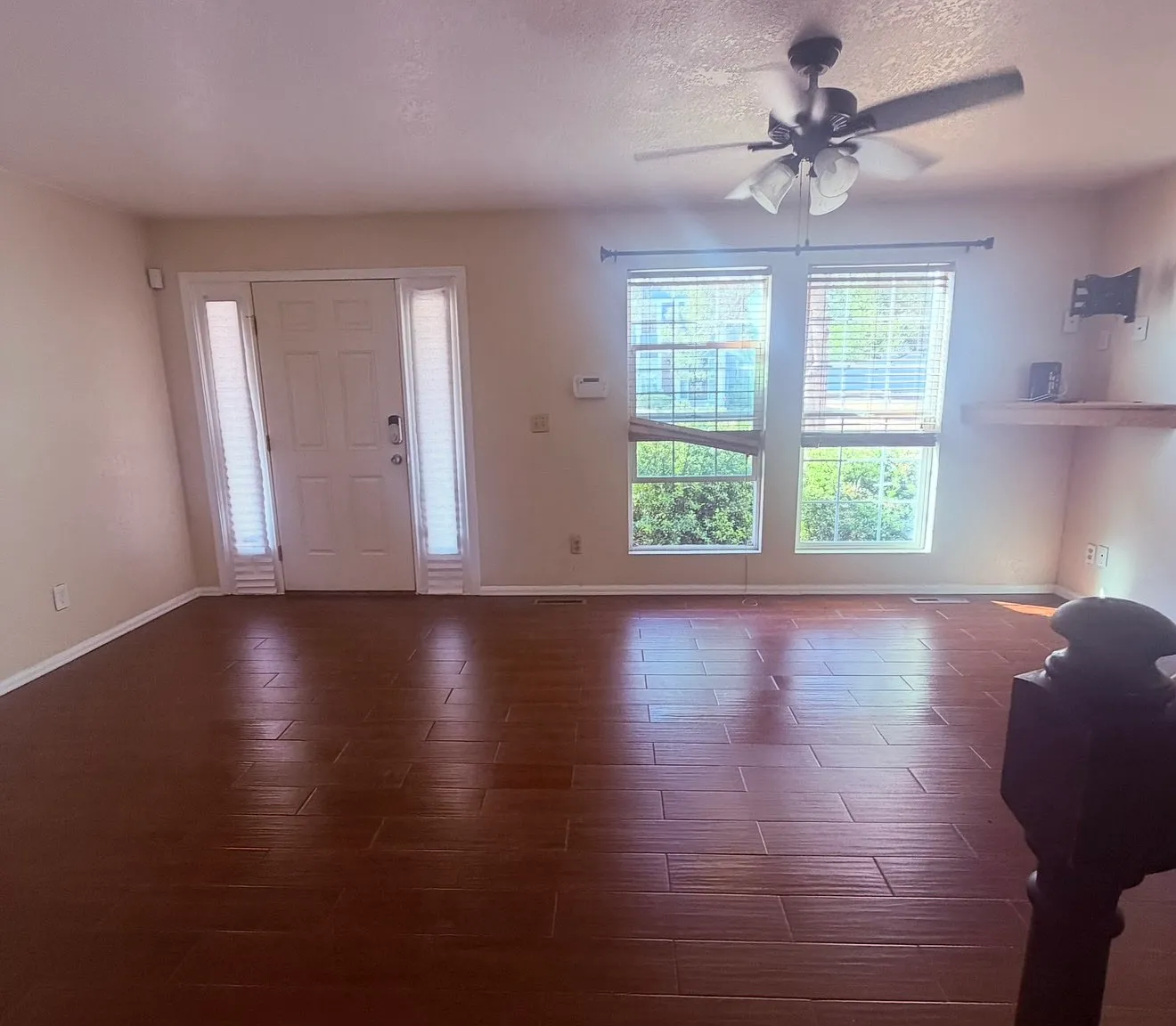 3 bed, 2.5 bath, 2000 sqft, $2,576 — Photo 4