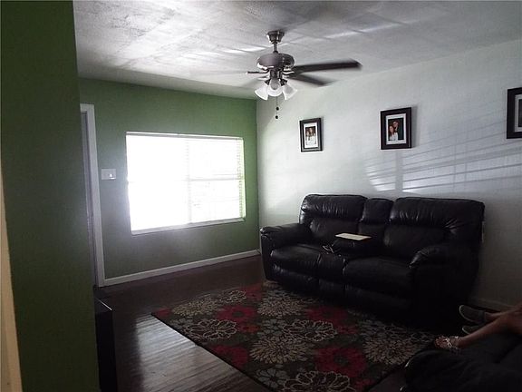 3rd image of 805 S 20th St