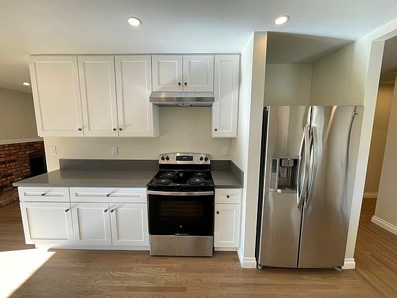 3rd image of 949 S Pons Ct