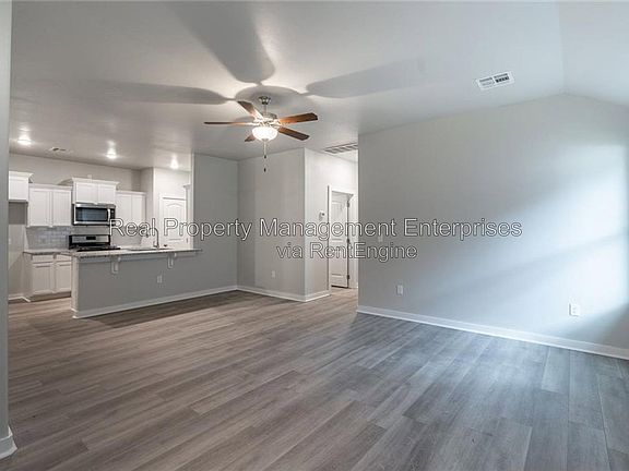 5th image of 1308 E Cavanaugh St
