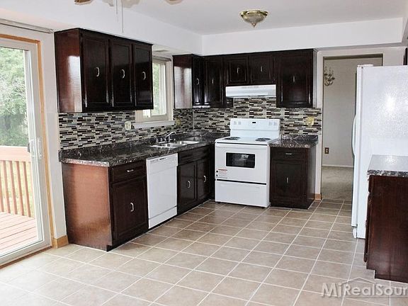 4th image of 1057 Snead Dr