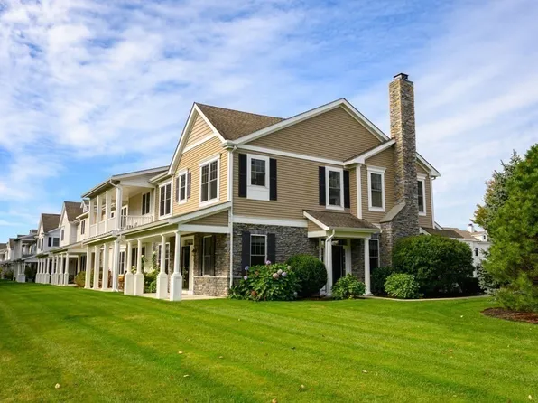 179 Stayner Dr #179, Hingham, MA 02043