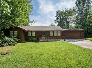 1734 N Austin Dr, Fayetteville, AR 72703