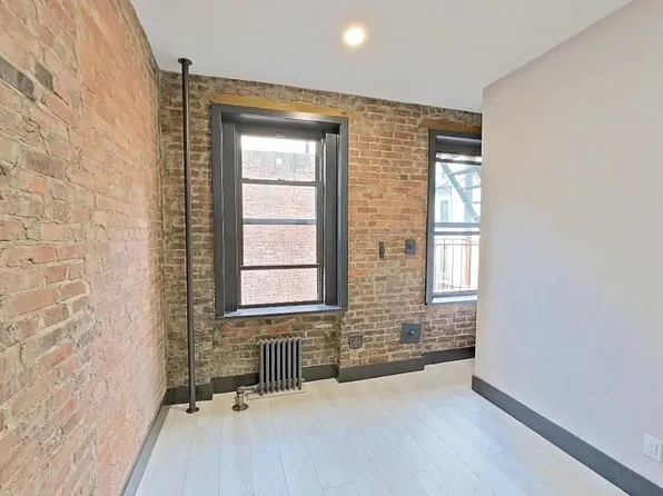 2154 2nd Avenue image 5 of 6