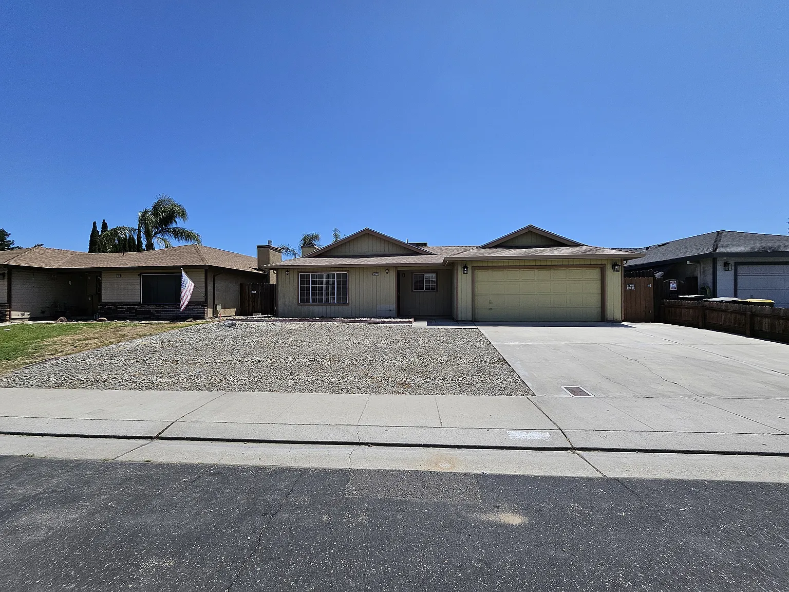 15212 Cambridge Dr photo 1