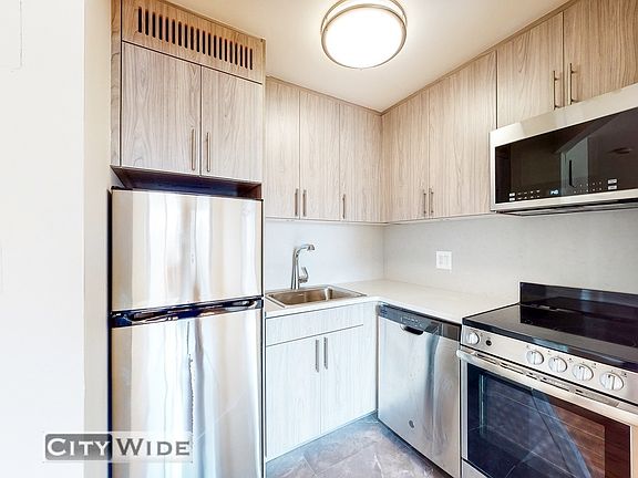 3rd image of 230 E 30th St APT 8H