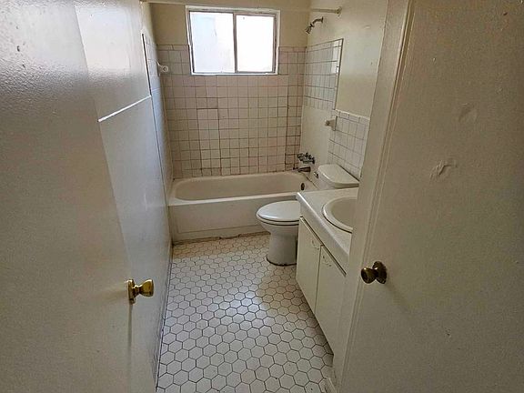5th image of 3593 Clayphil Ave