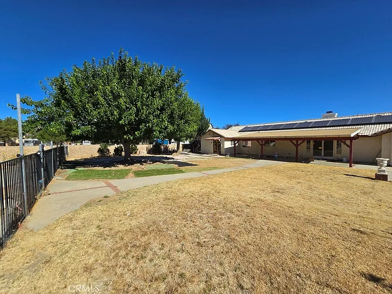 2828 W Avenue O8 — Photo 37