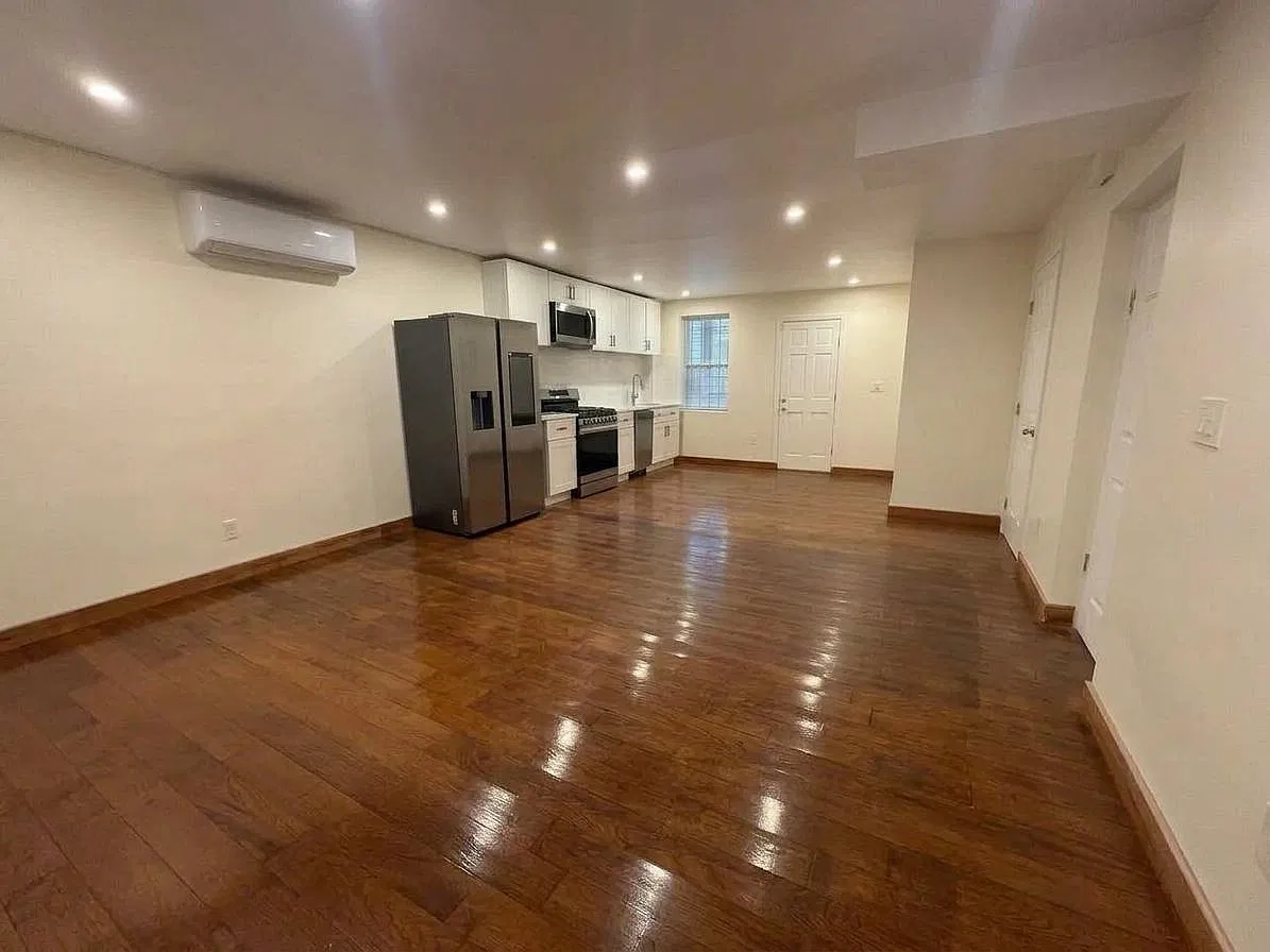 160 Washington Avenue — Photo 3