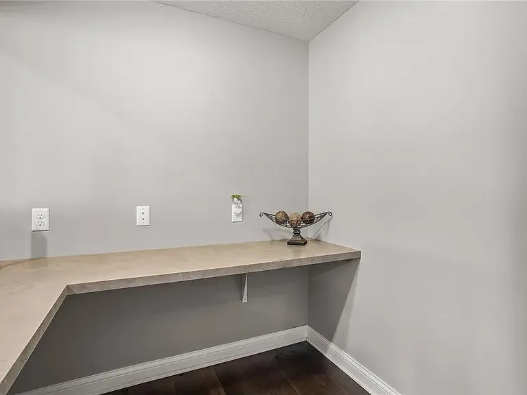 Main Level Planning/office area