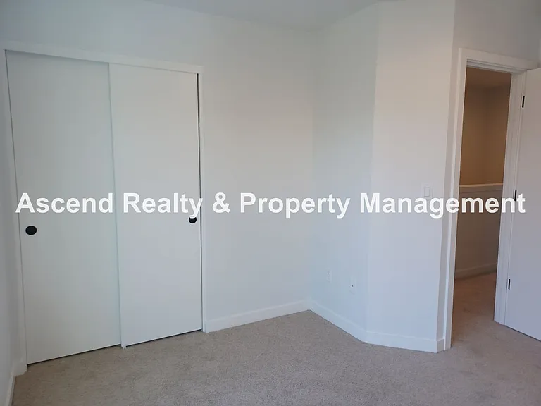 5311 NE 14th Pl — Photo 23