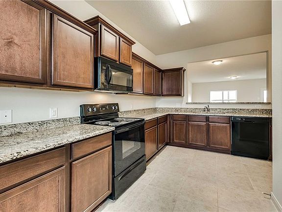 2nd image of 1533 Park Trails Blvd