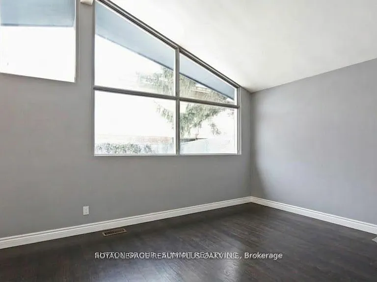 1065 Bomorda Dr — Photo 7