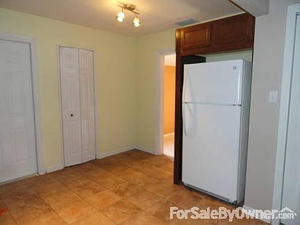5th image of 7316 Dartmouth Ave N