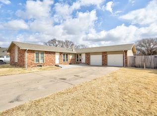 2130 S White Oak Cir, Wichita, KS 67207