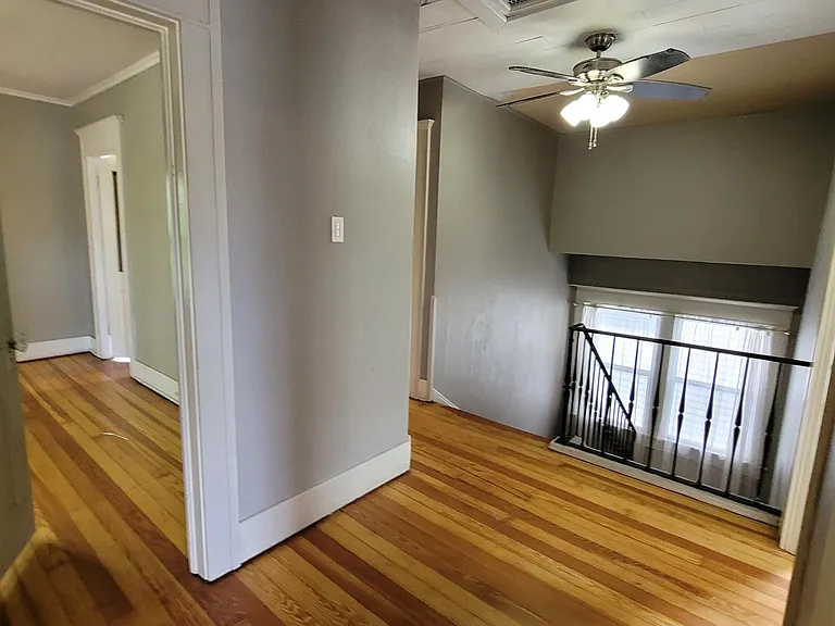 901 S Broadway St — Photo 16