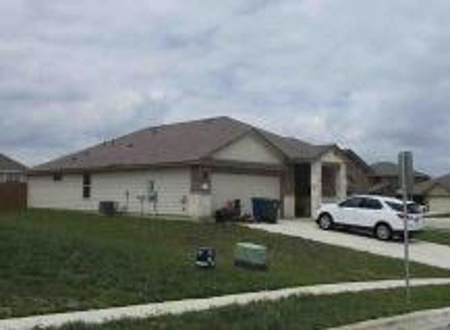 2nd image of 1801 Bee Creek Loop