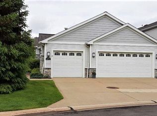 300 Blossom Ln #57, Chagrin Falls, OH 44022