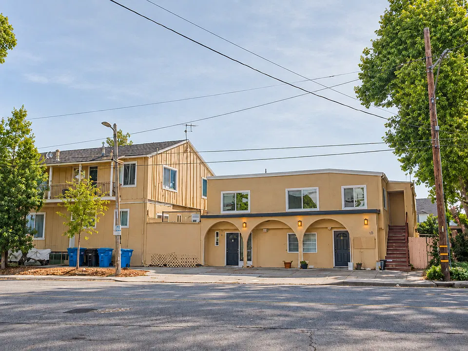 907 El Camino Real #A