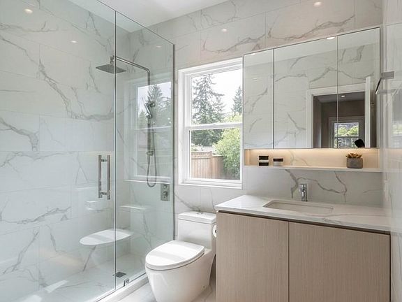 4th image of 2242 E 39th Ave #1