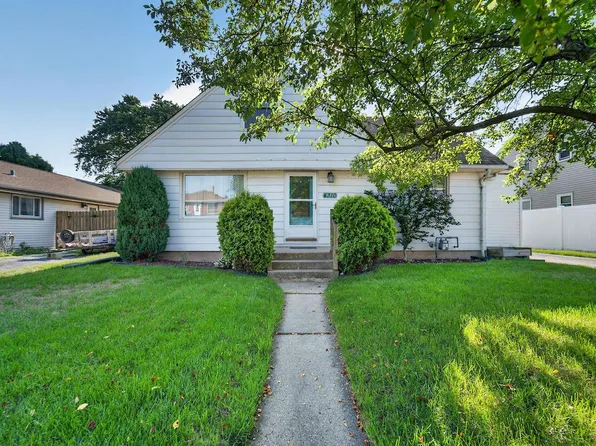 4310 S Iowa AVENUE, Saint Francis, WI 53235