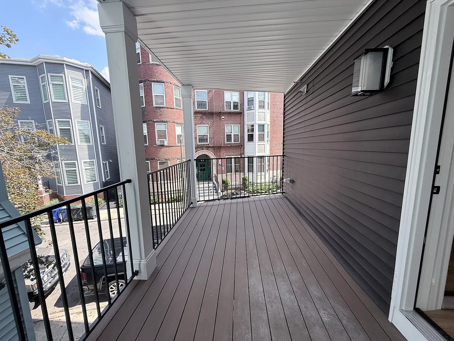 4 bed, 9999 sqft, $1,000 — Photo 2