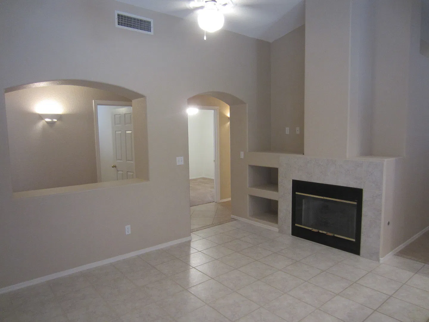 3 Bedroom & 2 Baths in Rita Ranch, Lots of Ceramic Tile, Nice Yard, & More! — Photo 4