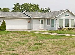 9376 Prairie Ave, Prairie City, IA 50228