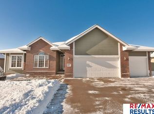 19586 Ridgeway Rd, Plattsmouth, NE 68048