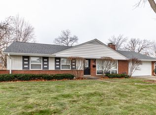 1240 Warrington Rd, Deerfield, IL 60015