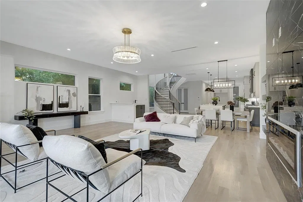 4 bed, 4.5 bath, 3748 sqft, $7,001 — Photo 1