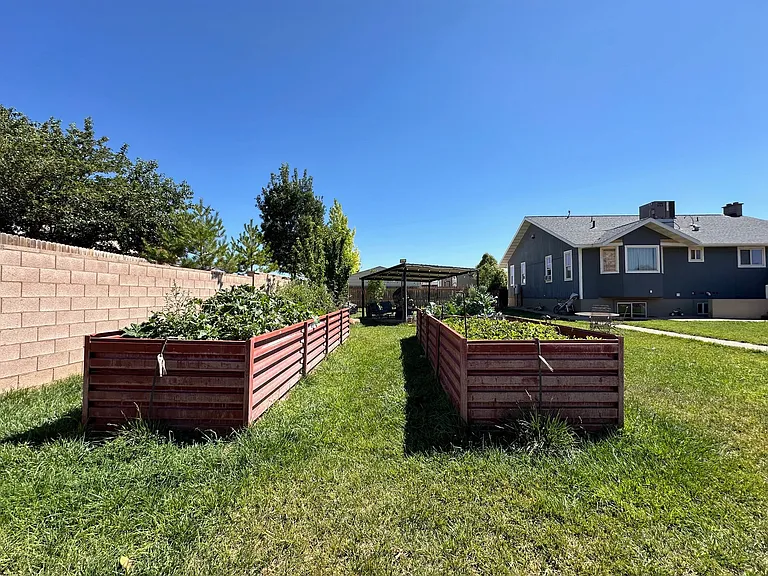60 W Warren Ave — Photo 17