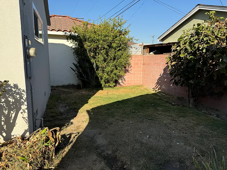 10606 Bryson Ave — Photo 23