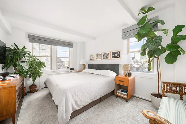 Sold by Compass | media 7