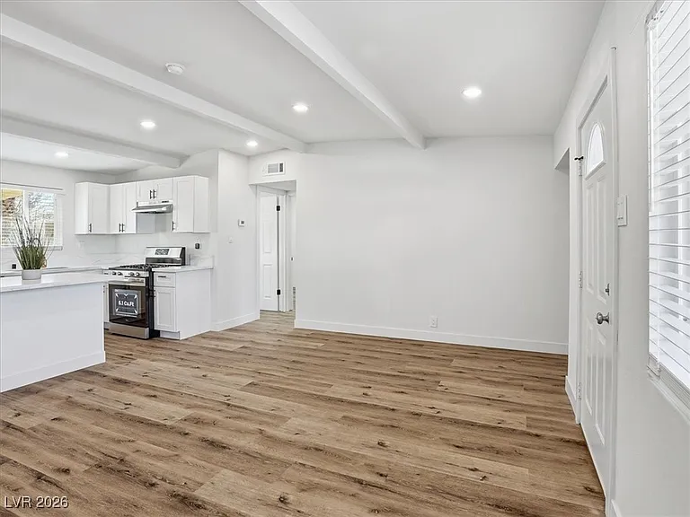 608 Stanford St — Photo 5
