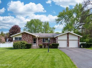 6 Little Ln, Loudonville, NY 12211