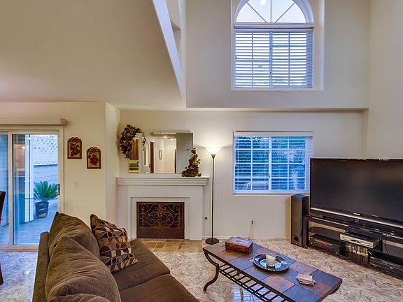 5th image of 13315 Carriage Heights Cir