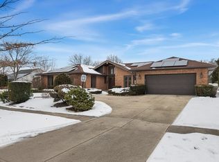 3724 Liberty Ln, Glenview, IL 60025