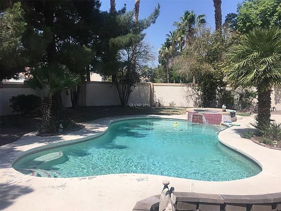 4th image of 7471 Tahoe Basin Dr