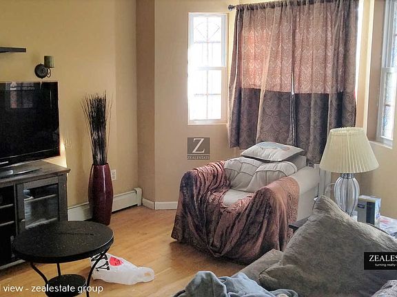 3rd image of 20 E 29th St #1