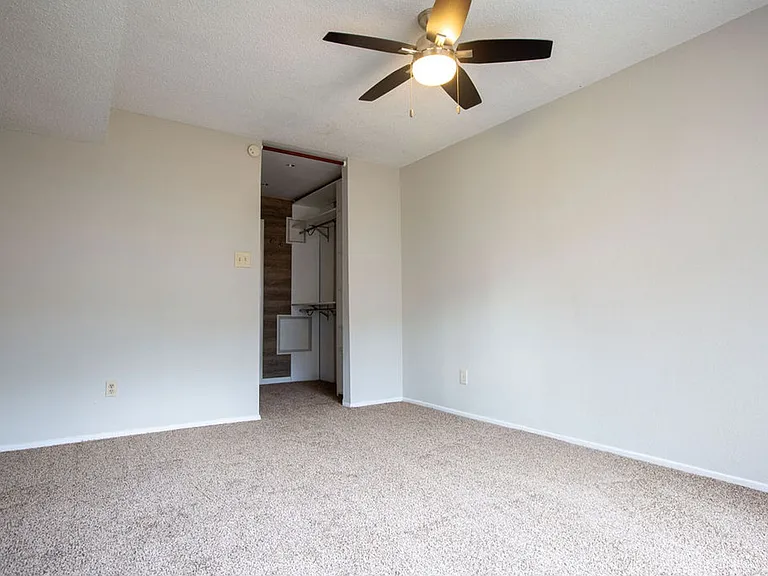 6392 Peacock Hills Dr — Photo 6