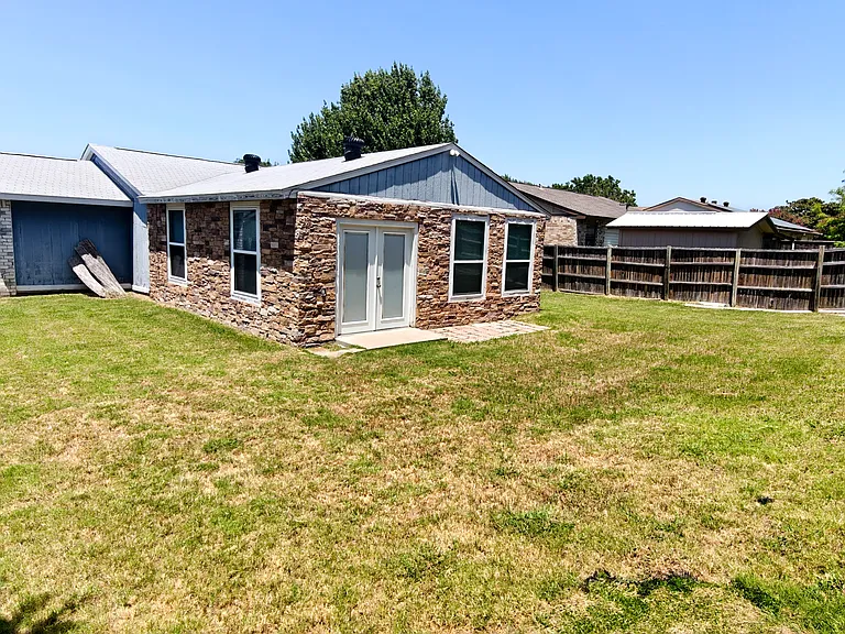 4249 Driscoll Dr — Photo 13