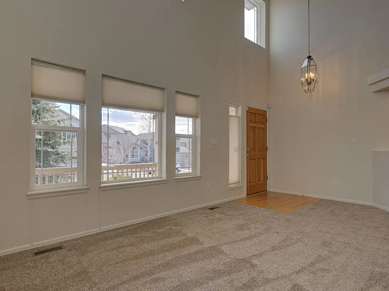 1352 Lookout Springs Dr — Photo 4