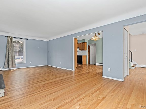 3rd image of 33633 Six Mile Rd
