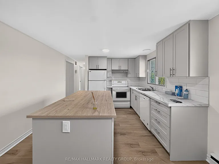 295 Amiens St — Photo 15