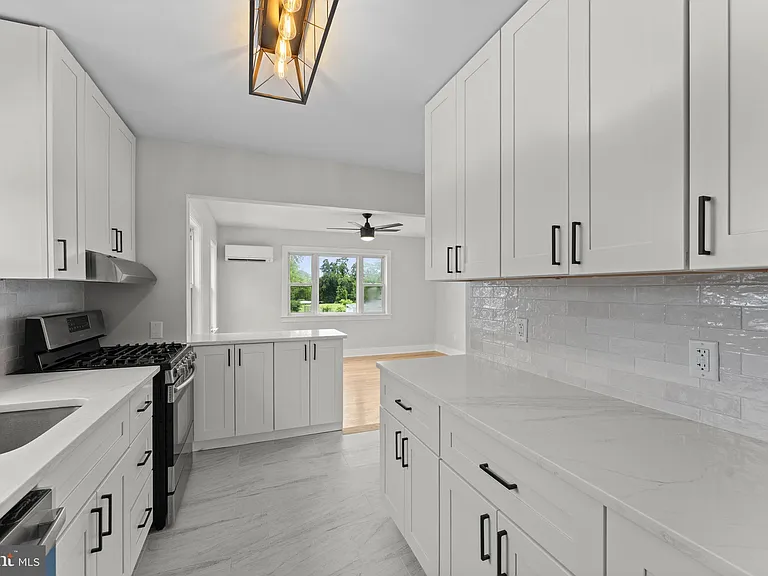 1818 Orange Rd — Photo 13
